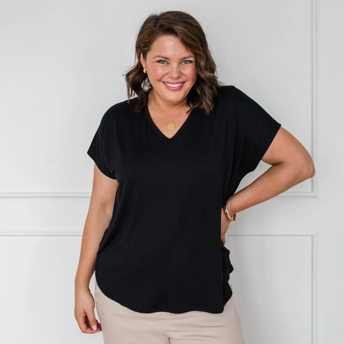 Alexa v-neck tee - black