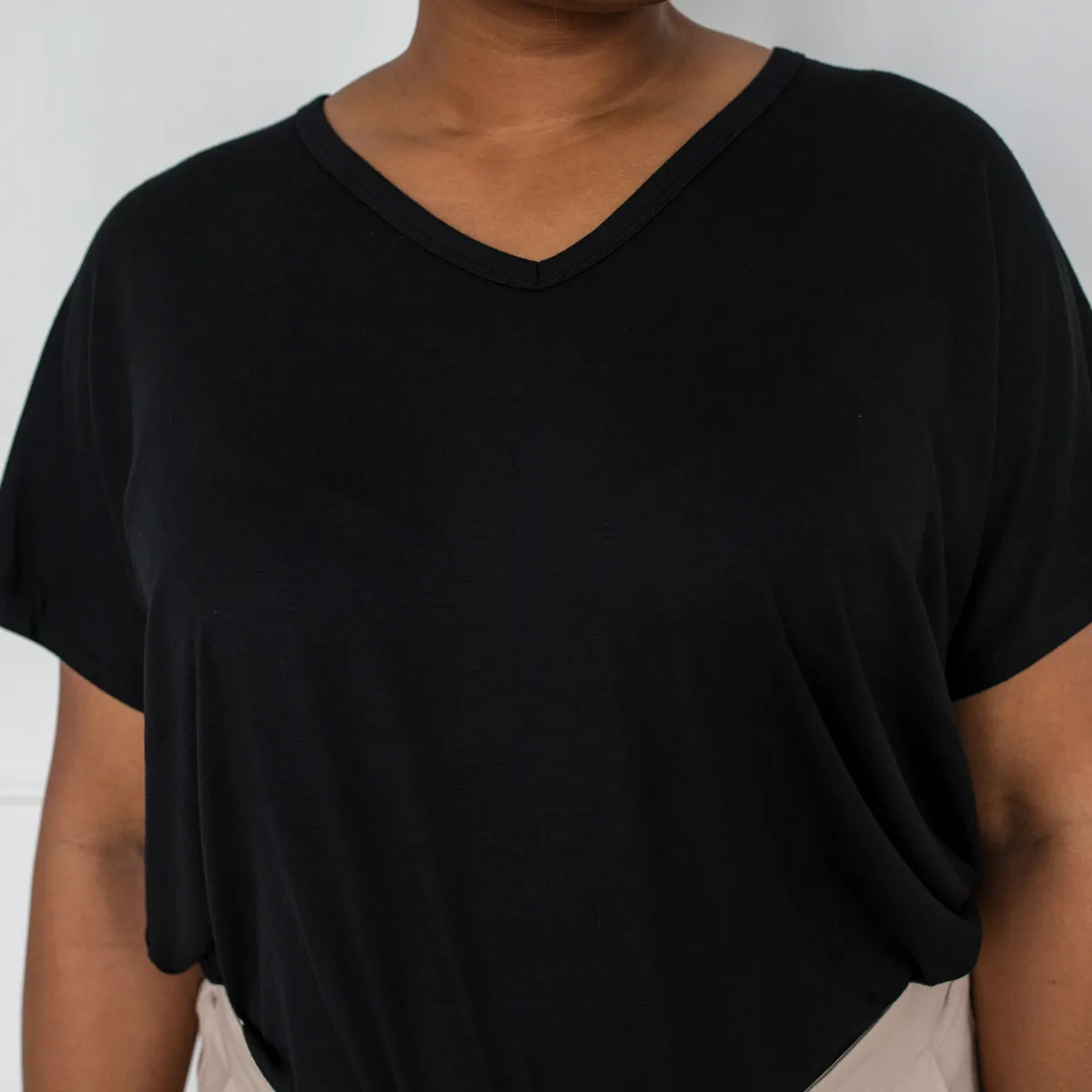 Alexa v-neck tee - black