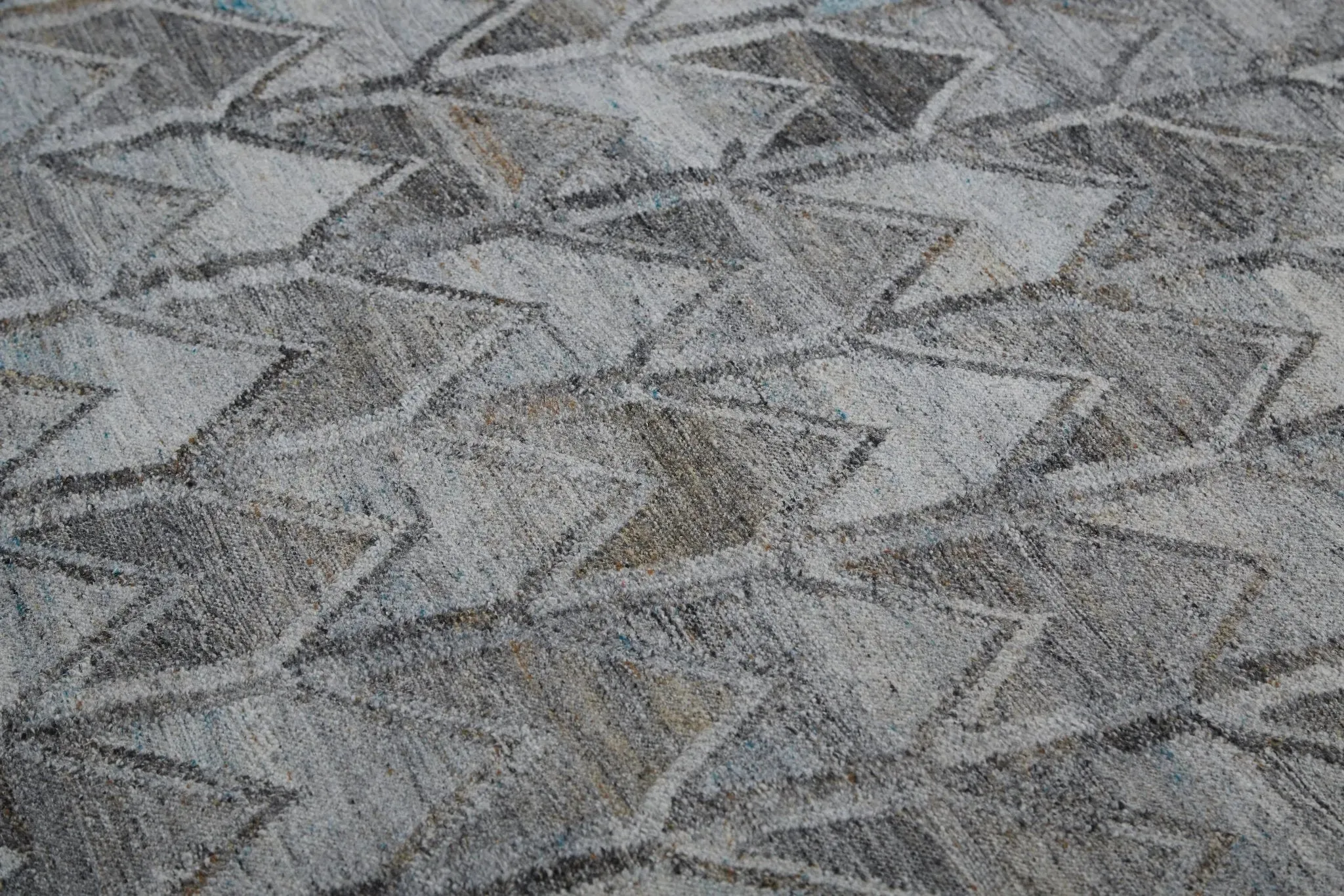 Beckett 8900813F Gray/Silver Rug