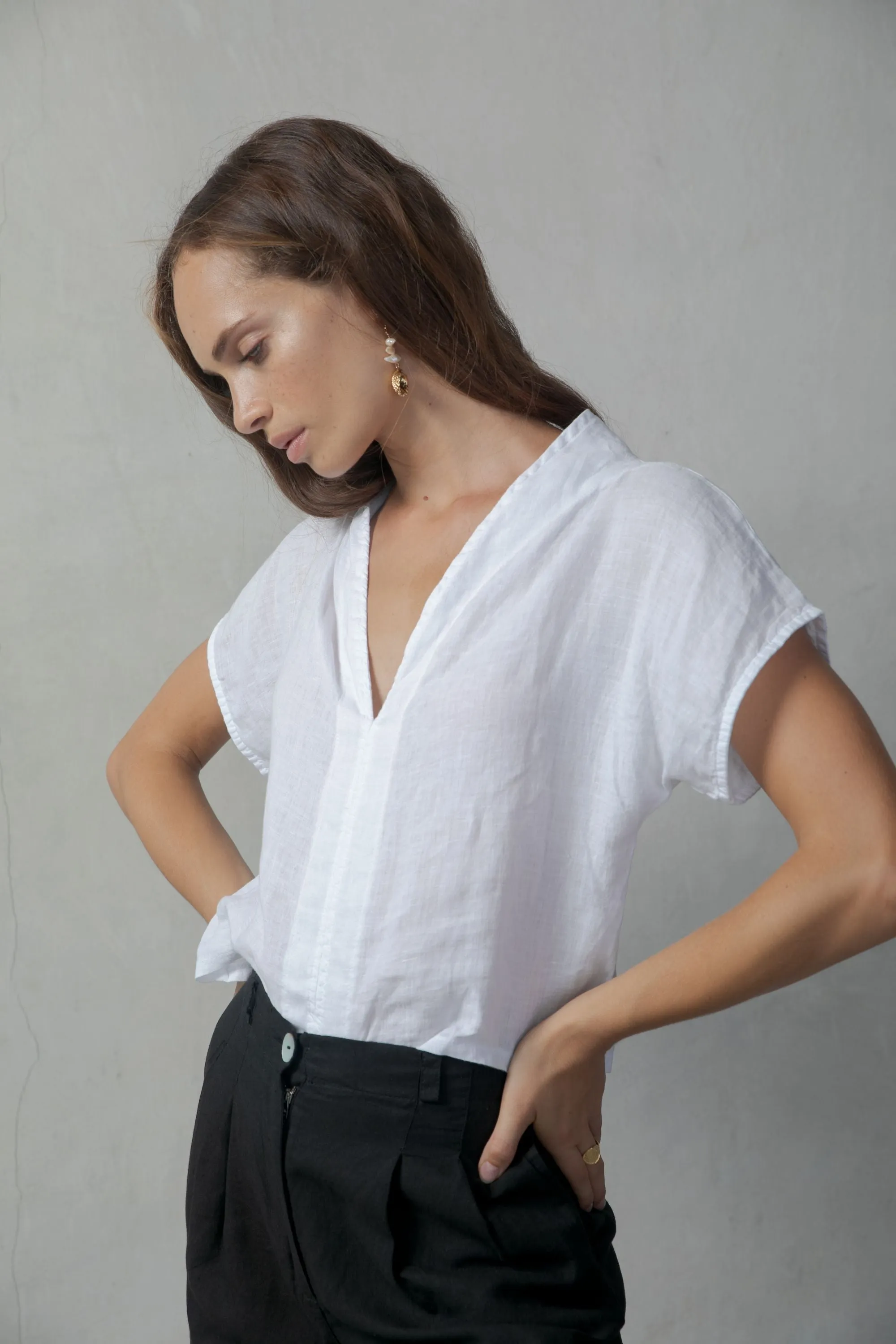 Collo Alto Linen Top White