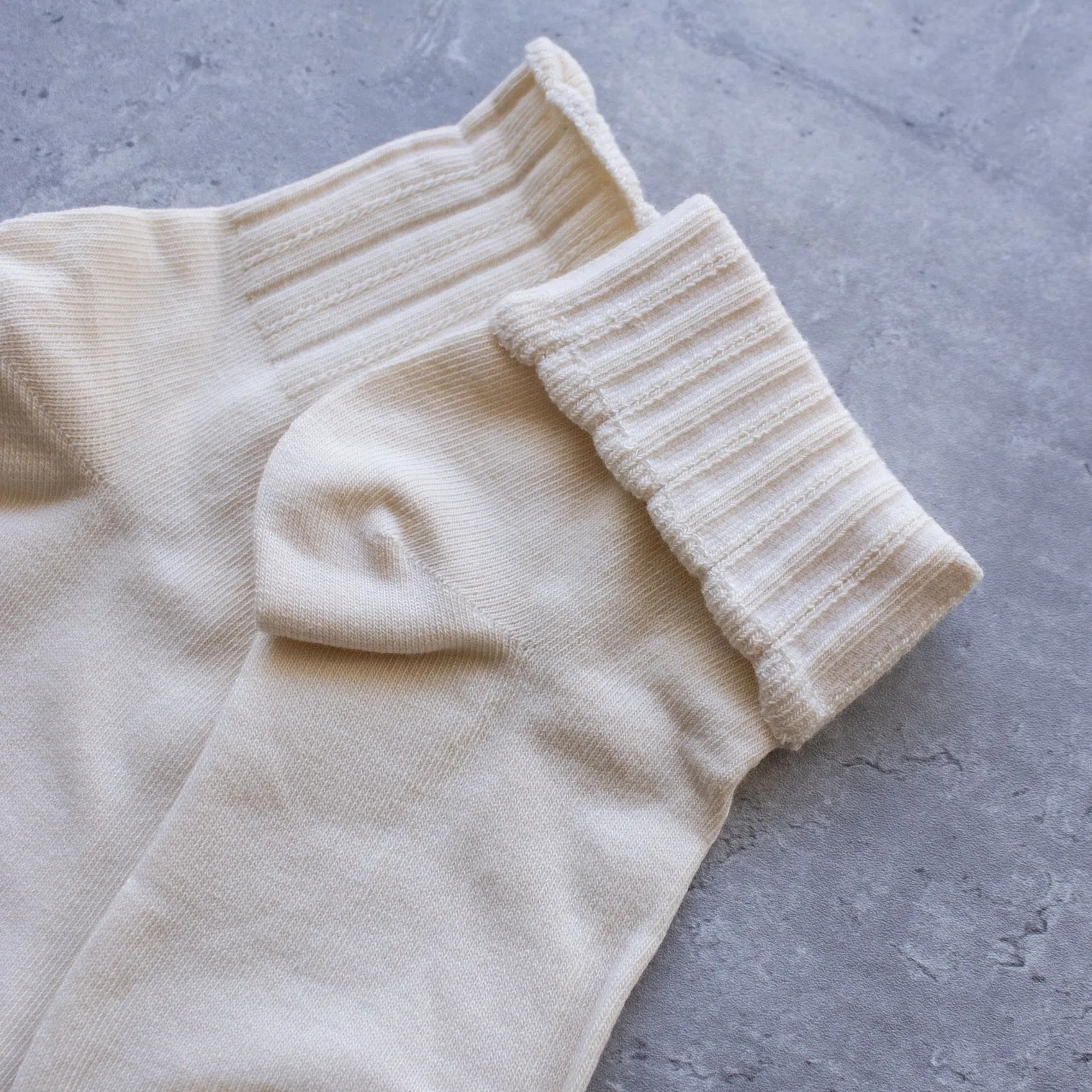 Scallop Socks in Cream