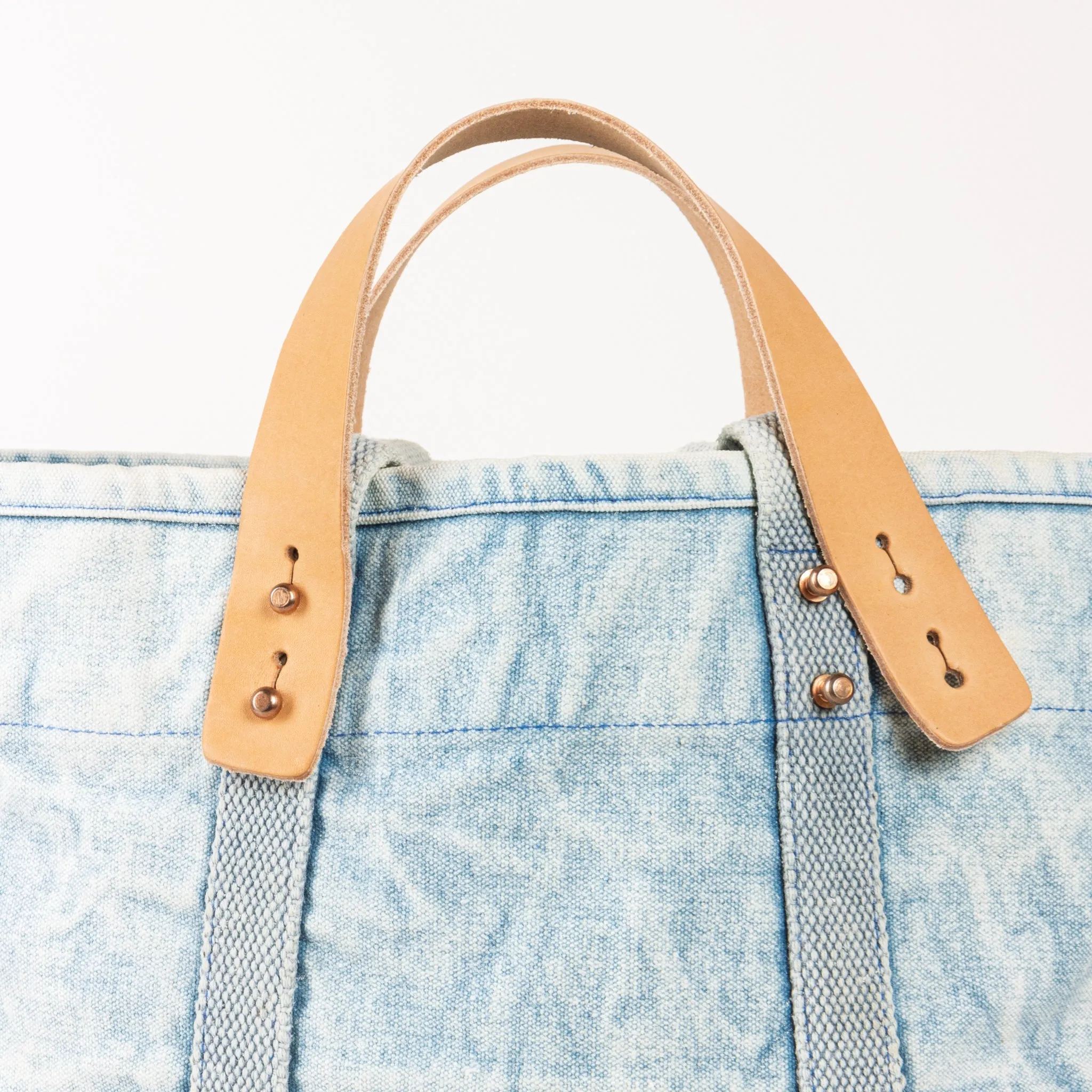 Small East West Tote | Acid wash