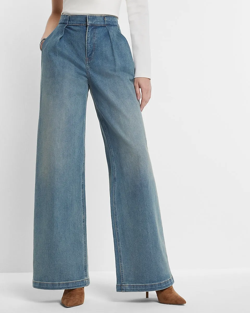 Super High Waisted Baggy Pleated Wide Leg Jeans in Medium Wash