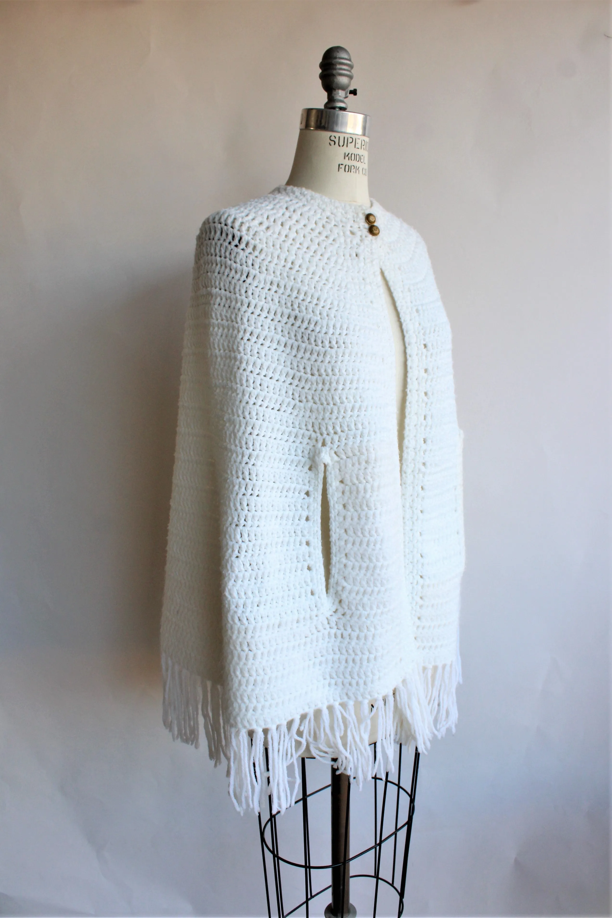 Vintage 1960s White Knit Cape or Poncho